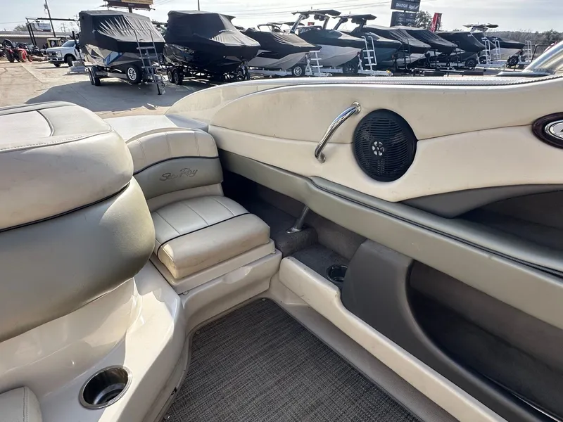 Slide: The Image of Sea Ray 220 Select 2005 - 15
