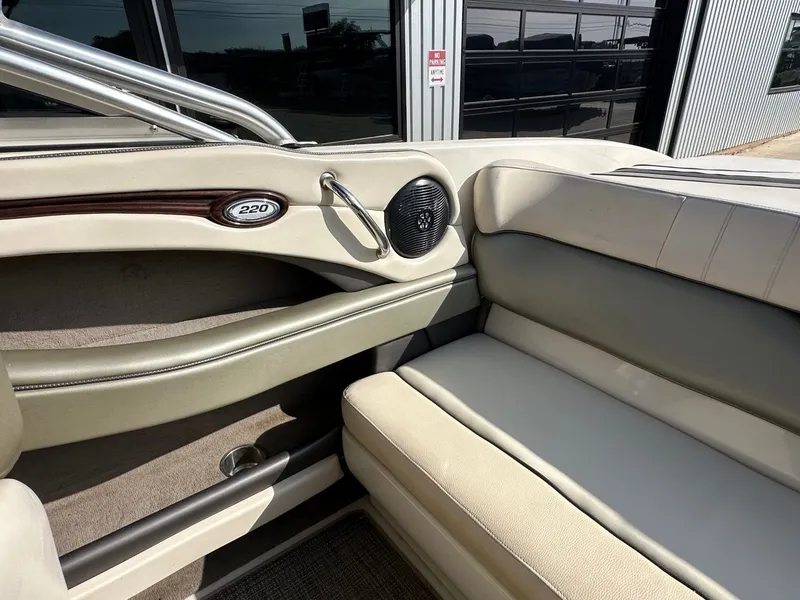 Slide: The Image of Sea Ray 220 Select 2005 - 16