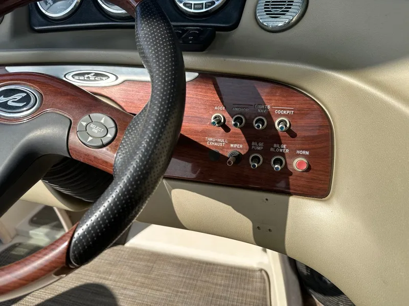 Slide: The Image of Sea Ray 220 Select 2005 - 22