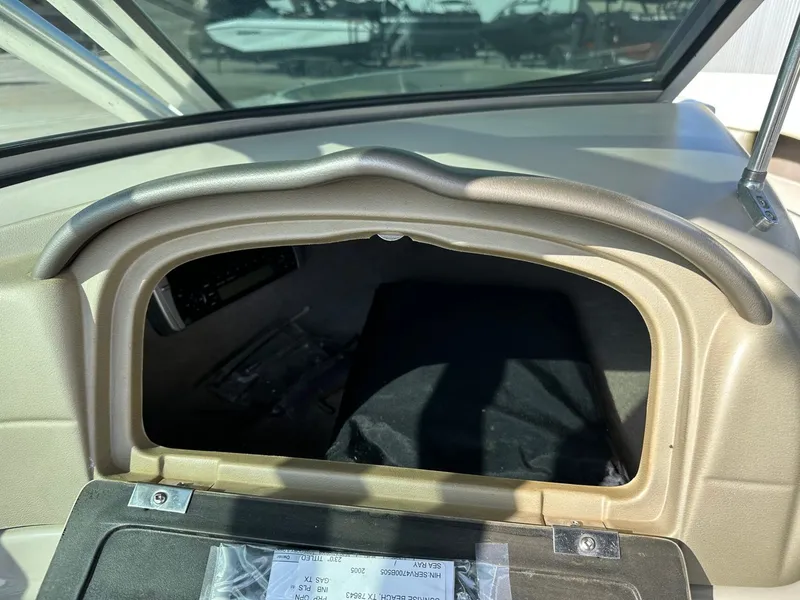 Slide: The Image of Sea Ray 220 Select 2005 - 26