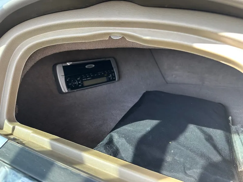 Slide: The Image of Sea Ray 220 Select 2005 - 27