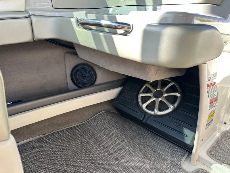 Slide: The Image of Sea Ray 220 Select 2005 - 28