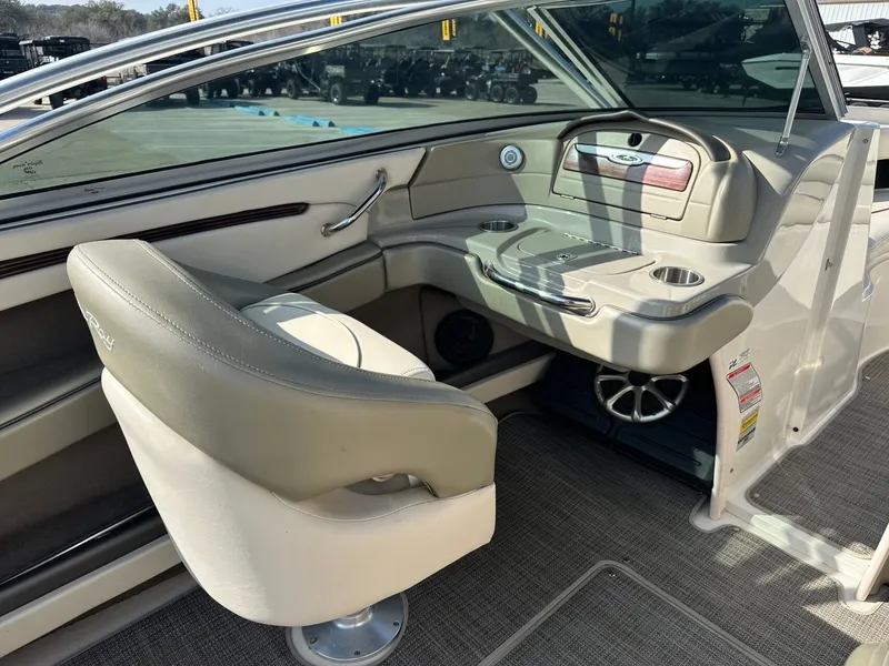 Slide: The Image of Sea Ray 220 Select 2005 - 29