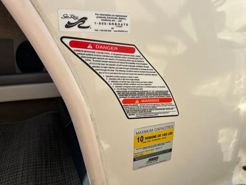 Slide: The Image of Sea Ray 220 Select 2005 - 37