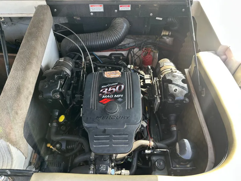 Slide: The Image of Sea Ray 220 Select 2005 - 38