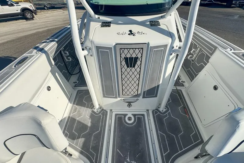 Slide: The Image of 2021 Wellcraft 262 Fisherman boat interior with sleek design and modern features. - 71