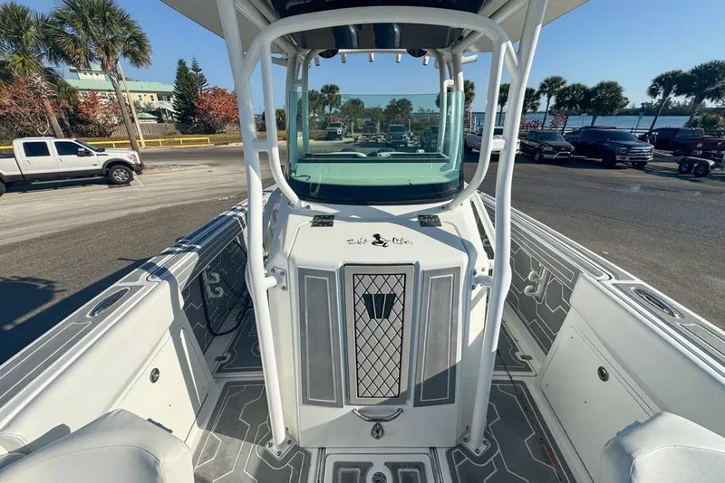 Slide: The Image of 2021 Wellcraft 262 Fisherman boat interior with modern design and spacious layout. - 74