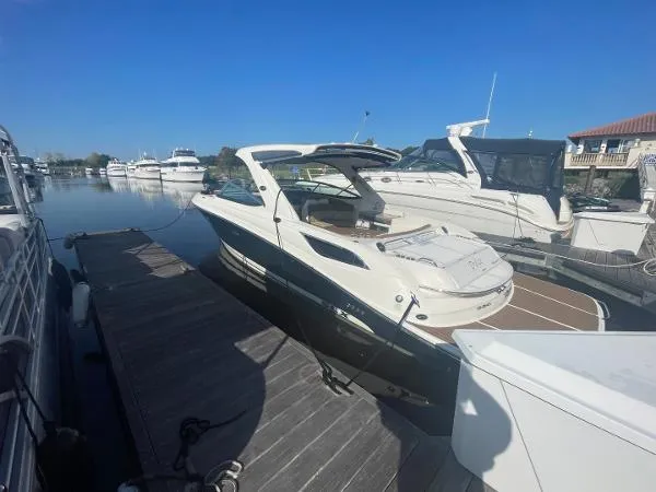 Slide: The Image of Sea Ray 350 SLX 2015 - 8