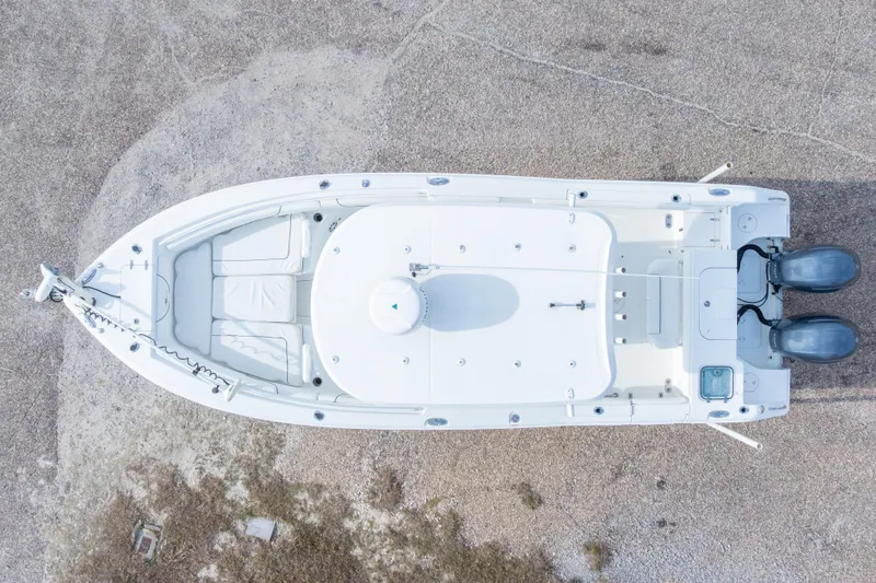 Slide: The Image of Top view of 2016 Sea Hunt Gamefish 25 boat with dual engines. - 33