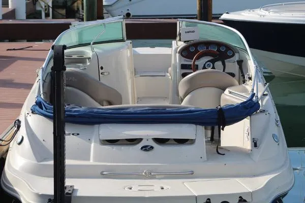 Slide: The Image of Sea Ray 220 Sundeck 2004 - 8