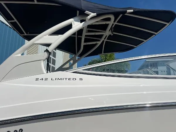 Slide: The Image of Yamaha 242 LIMITED S E SERIES 2019 - 10