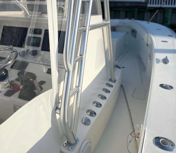 Slide: The Image of SeaVee 370z 2016 - 2
