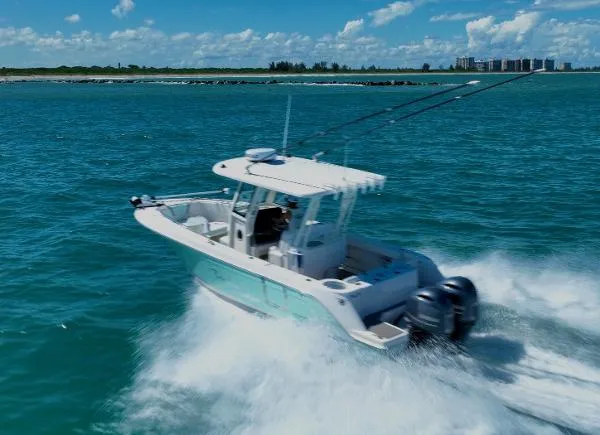 Slide: The Image of Robalo R272 Center Console 2021 - 11