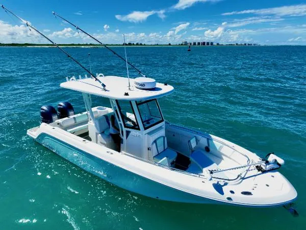 Slide: The Image of Robalo R272 Center Console 2021 - 6