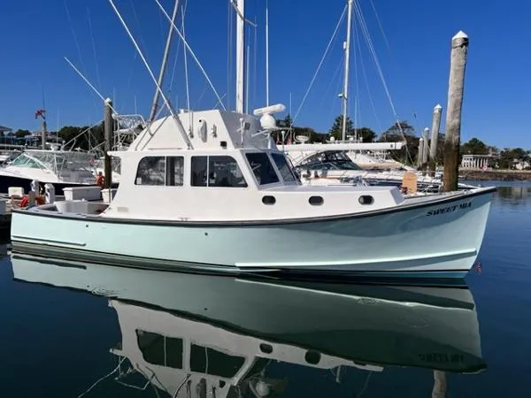 Slide: The Image of Duffy 35 Downeast Flybridge 1994 - 1