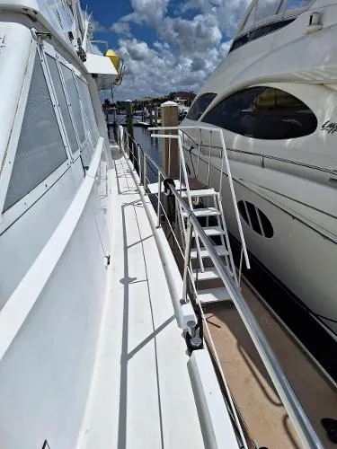 Slide: The Image of Viking Motor Yacht 1988 - 6