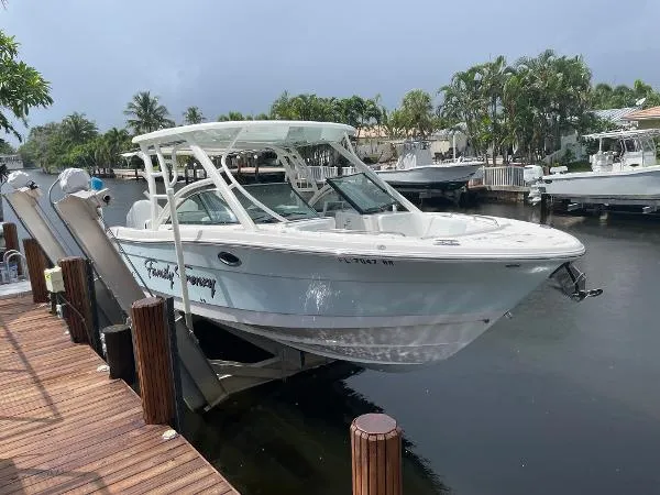 Slide: The Image of Robalo 317dc 2018 - 0