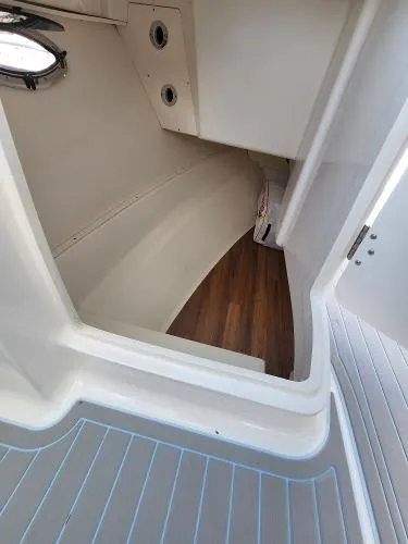 Slide: The Image of Robalo 317dc 2018 - 2
