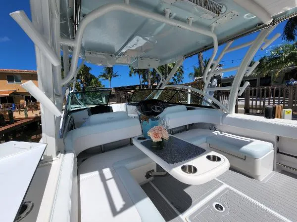 Slide: The Image of Robalo 317dc 2018 - 5