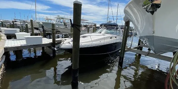 Slide: The Image of Sea Ray 320 2006 - 2