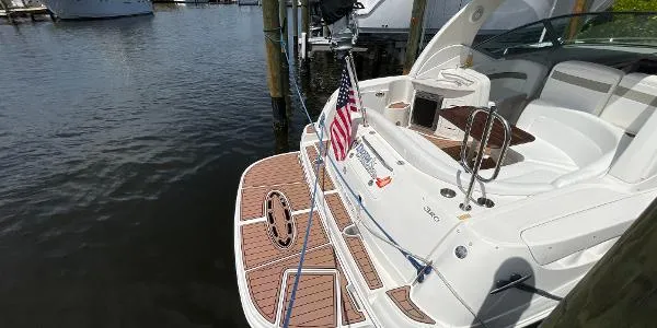 Slide: The Image of Sea Ray 320 2006 - 7