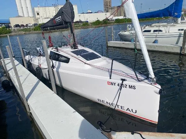 Slide: The Image of Beneteau FIRST 24 SE 2022 - 1
