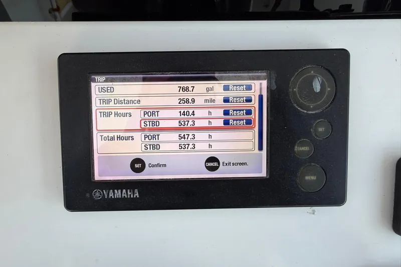 Slide: The Image of Yamaha display showing trip data for 2014 Sea Hunt Gamefish 27 boat. - 19