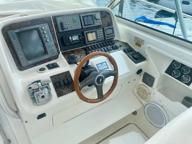 Slide: The Image of Sea Ray Sport Fish 370 1999 - 5