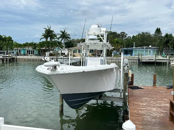 Slide: The Image of Yellowfin 34 2006 - 2