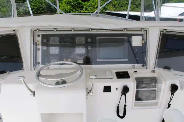 Slide: The Image of Bertram 60 Convertible 2000 - 10