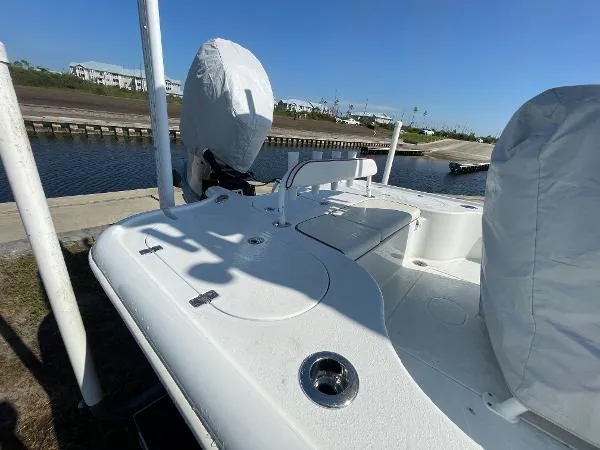 Slide: The Image of Yellowfin 24 Bay 2015 - 7