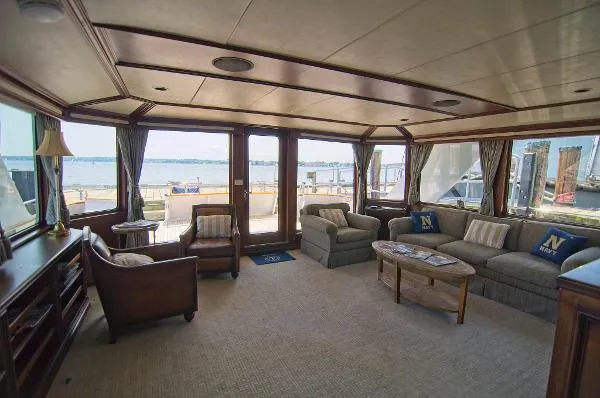 Slide: The Image of Burger Raised Pilothouse 1994 - 10