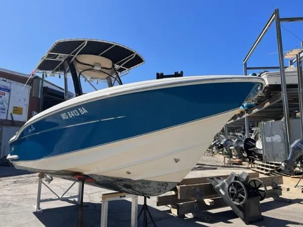 Slide: The Image of Scout 222 Sportfish 2008 - 3