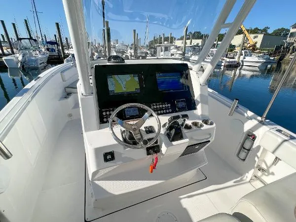 Slide: The Image of Edgewater 280CC 2017 - 11