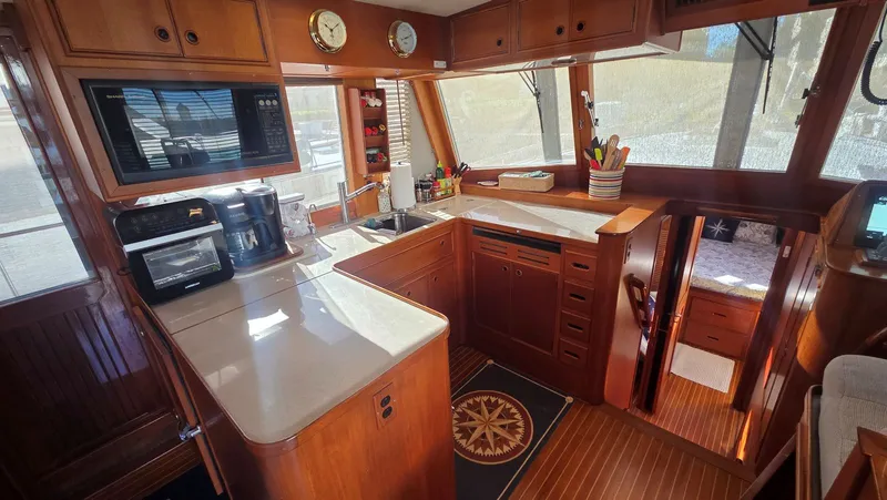 Slide: The Image of Interior of 1997 Grand Banks 49 Classic yacht. - 25