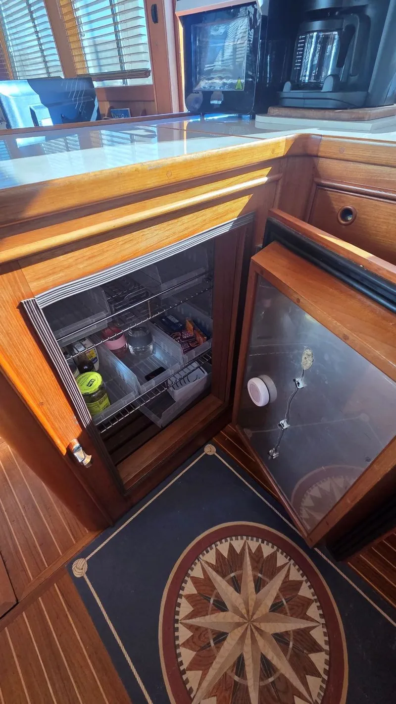 Slide: The Image of Galley area on Grand Banks 49 Classic yacht, 1997 model. - 29