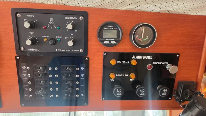 Slide: The Image of Control panel of the 1997 Grand Banks 49 Classic. - 39