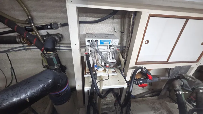 Slide: The Image of Grand Banks 49 Classic 1997 - 68