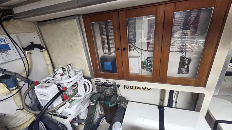 Slide: The Image of Grand Banks 49 Classic 1997 - 72