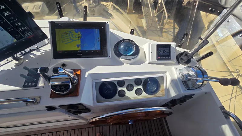 Slide: The Image of Helm of the 1997 Grand Banks 49 Classic yacht. - 8