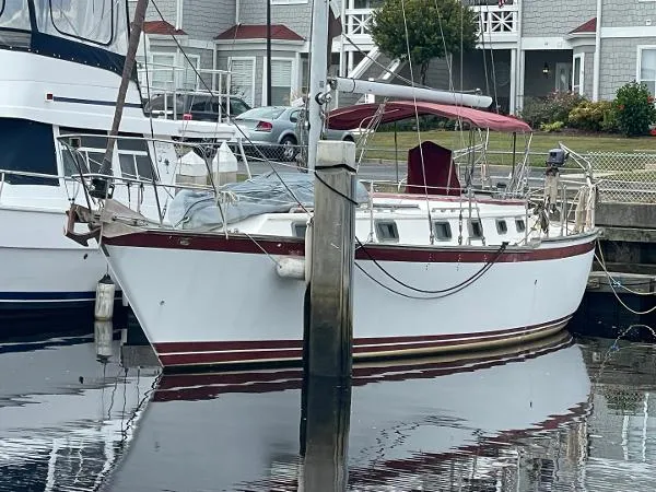 Slide: The Image of Endeavour 40 Sloop 1981 - 1