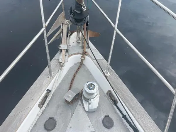 Slide: The Image of Endeavour 40 Sloop 1981 - 11