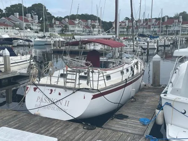 Slide: The Image of Endeavour 40 Sloop 1981 - 7