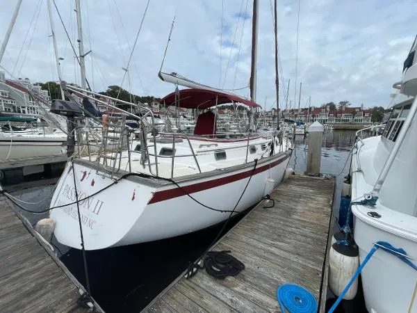 Slide: The Image of Endeavour 40 Sloop 1981 - 8