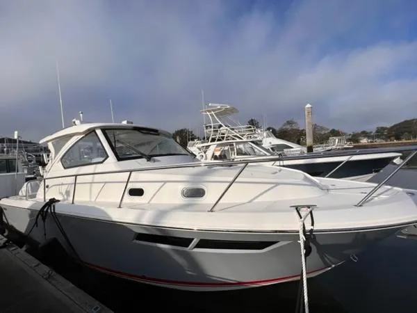 Slide: The Image of Pursuit 355 Offshore 2022 - 6