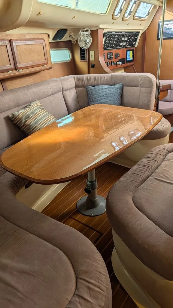 Slide: The Image of Hunter 430 1998 - 10