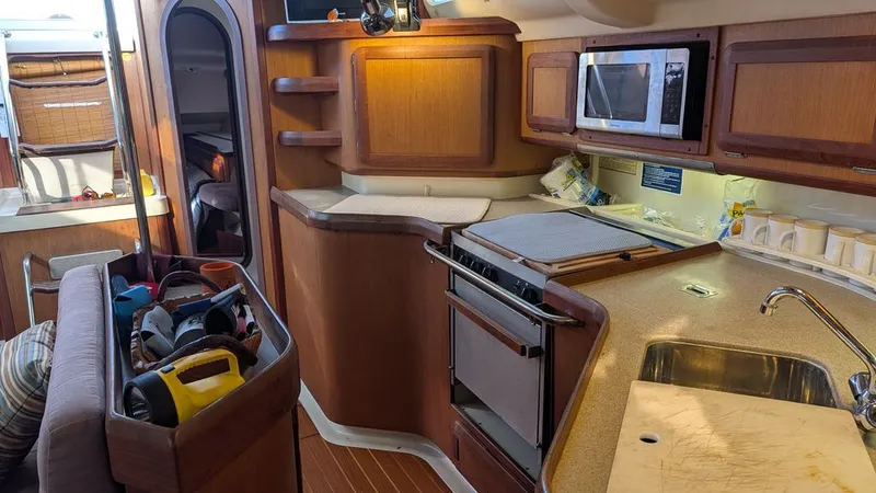 Slide: The Image of Hunter 430 1998 - 13