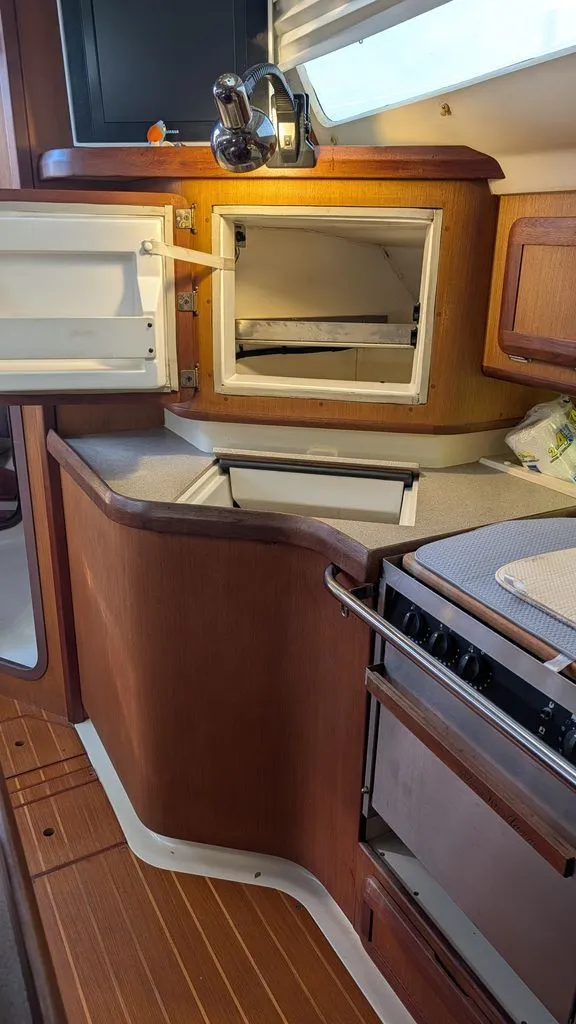 Slide: The Image of Hunter 430 1998 - 14