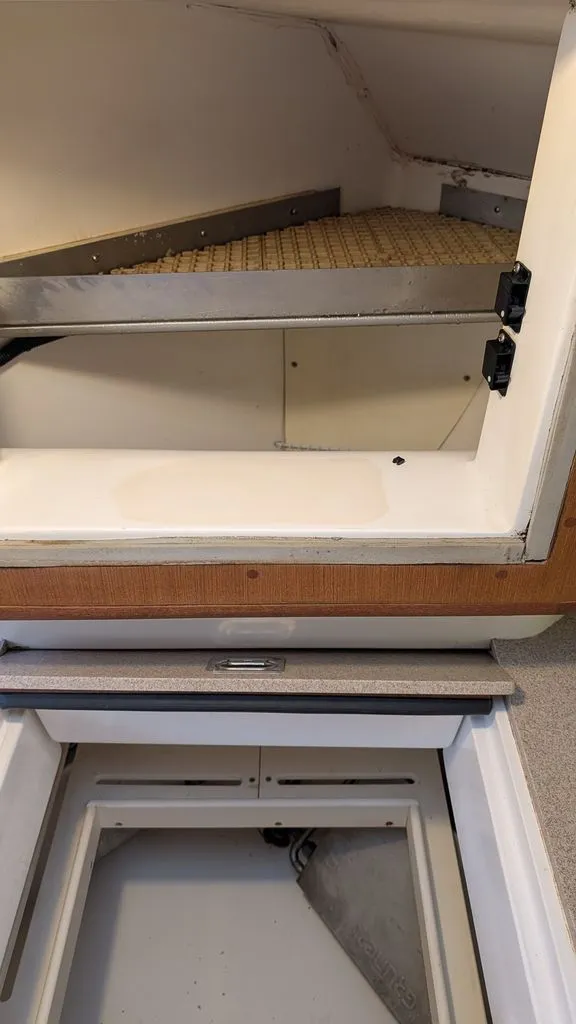 Slide: The Image of Hunter 430 1998 - 15