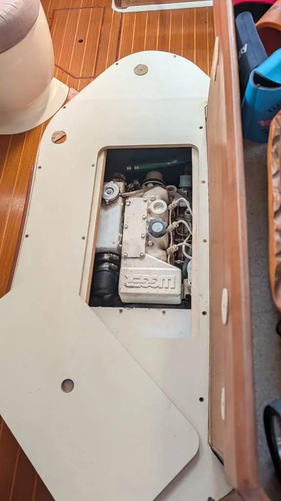 Slide: The Image of Hunter 430 1998 - 20